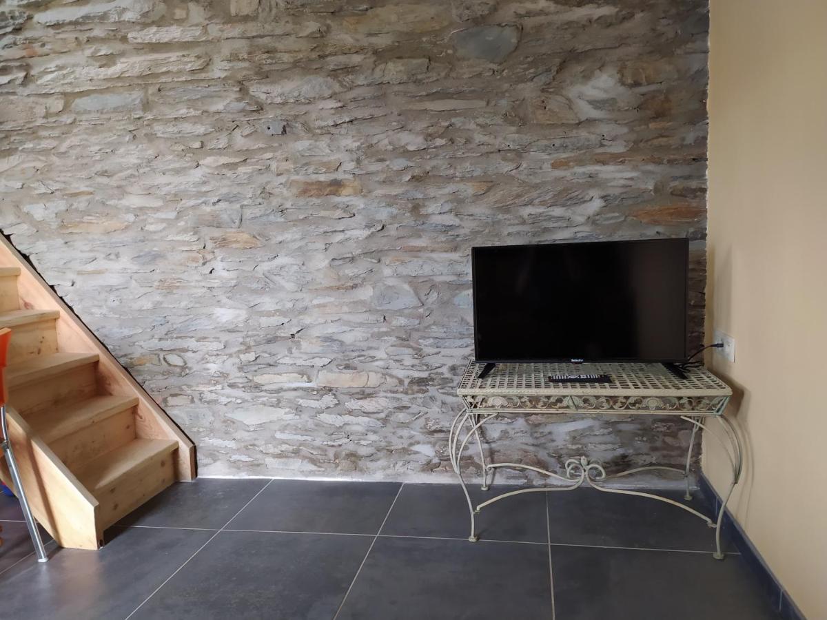 Gite De Charme Rosardenne Vaux-sur-Sure Exterior foto